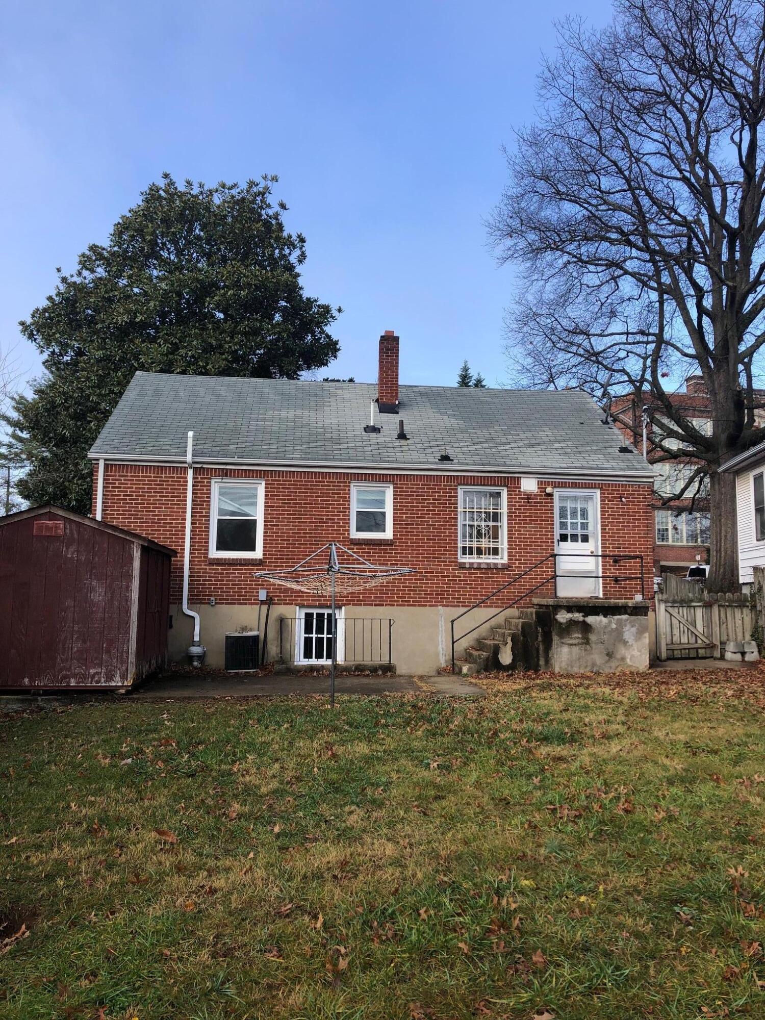 1836 Carter Road Southwest Roanoke, VA 24015 - Photo 2 of 17 Rear
