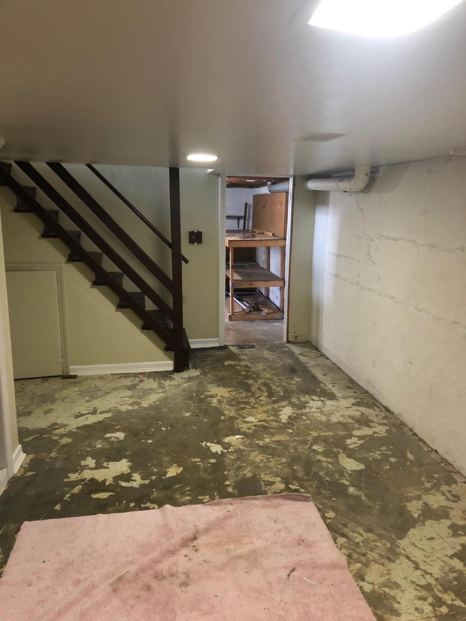 1836 Carter Road Southwest Roanoke, VA 24015 - Photo 12 of 17 Basement living