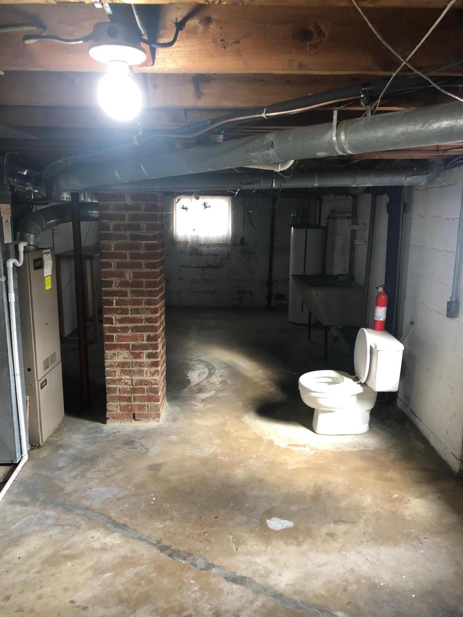 1836 Carter Road Southwest Roanoke, VA 24015 - Photo 15 of 17 Basement toilet