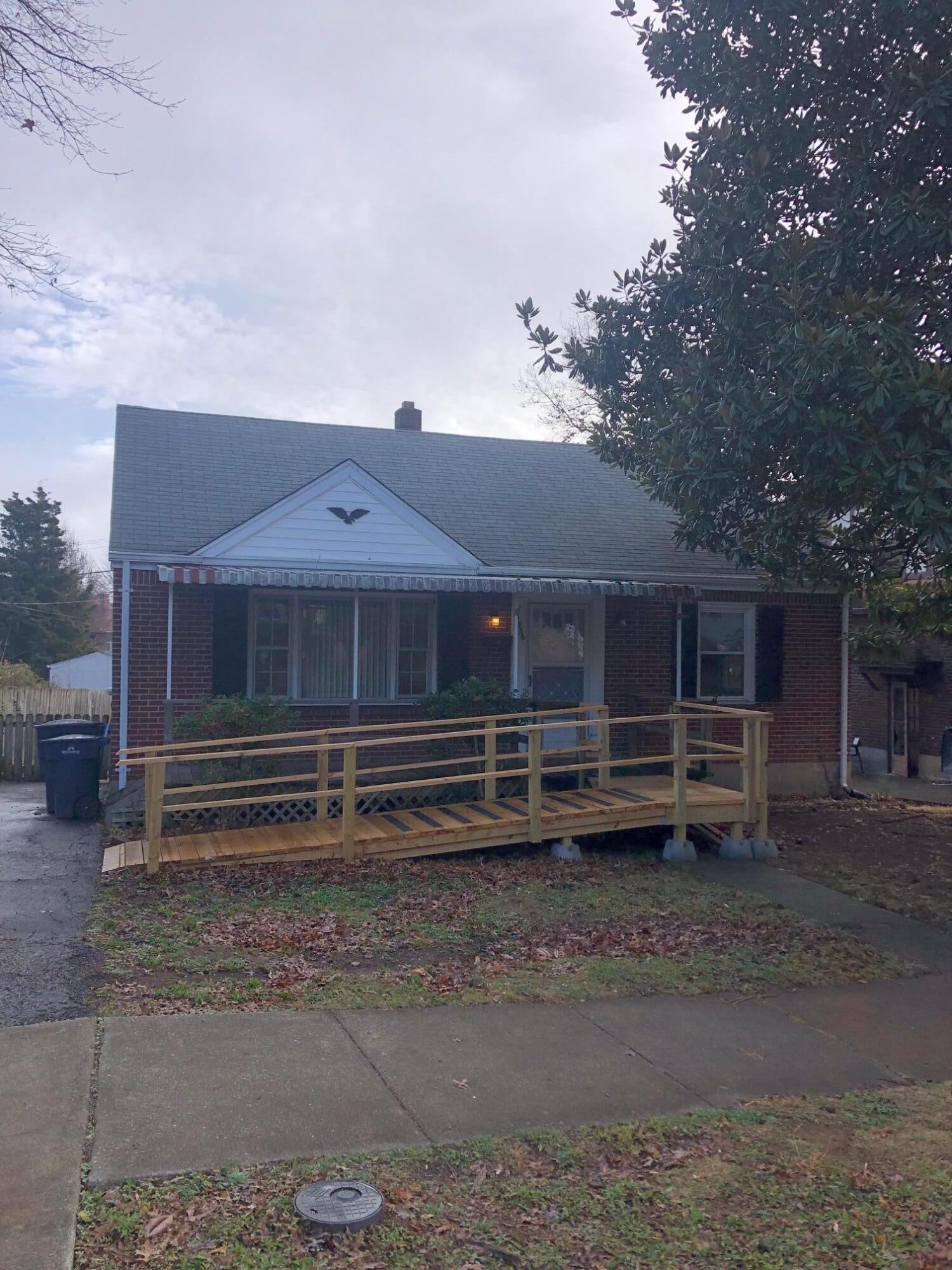 1836 Carter Road Southwest Roanoke, VA 24015 - Photo 17 of 17 Front