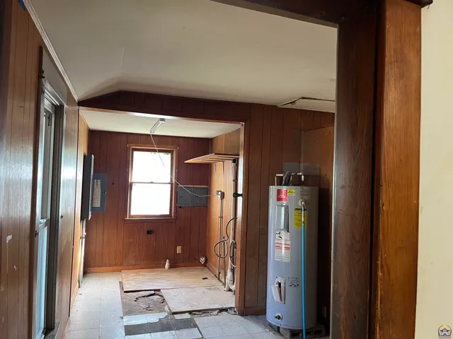 $54,900 | 801 West 7th Avenue, Emporia, KS 66801