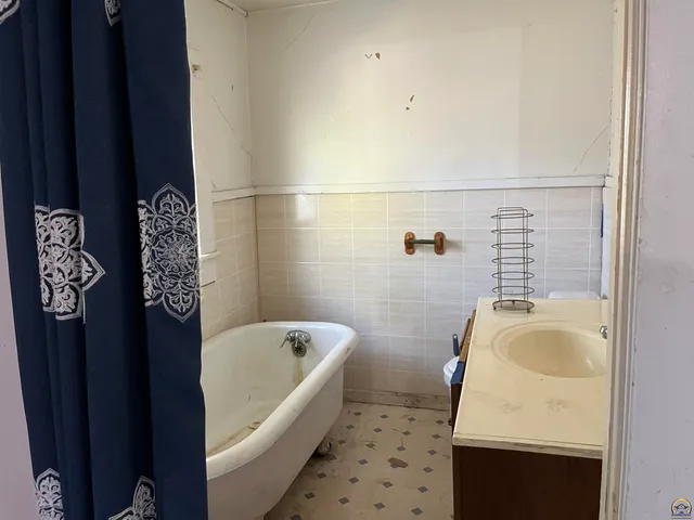 $54,900 | 801 West 7th Avenue, Emporia, KS 66801