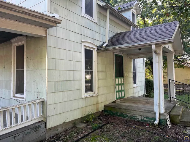 $54,900 | 801 West 7th Avenue, Emporia, KS 66801