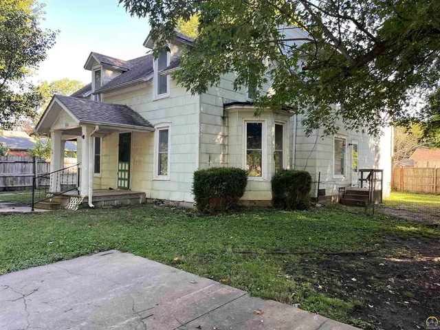 $54,900 | 801 West 7th Avenue, Emporia, KS 66801