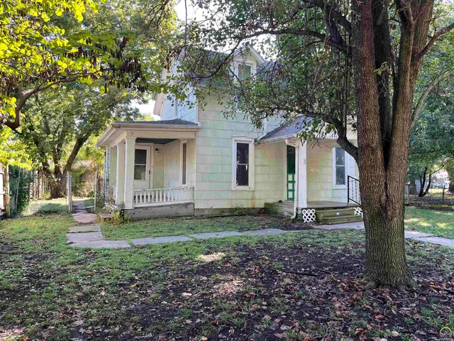 $54,900 | 801 West 7th Avenue, Emporia, KS 66801