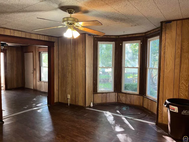 $54,900 | 801 West 7th Avenue, Emporia, KS 66801
