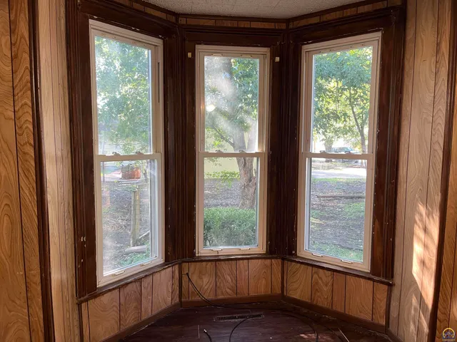 $54,900 | 801 West 7th Avenue, Emporia, KS 66801