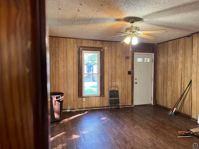 $54,900 | 801 West 7th Avenue, Emporia, KS 66801