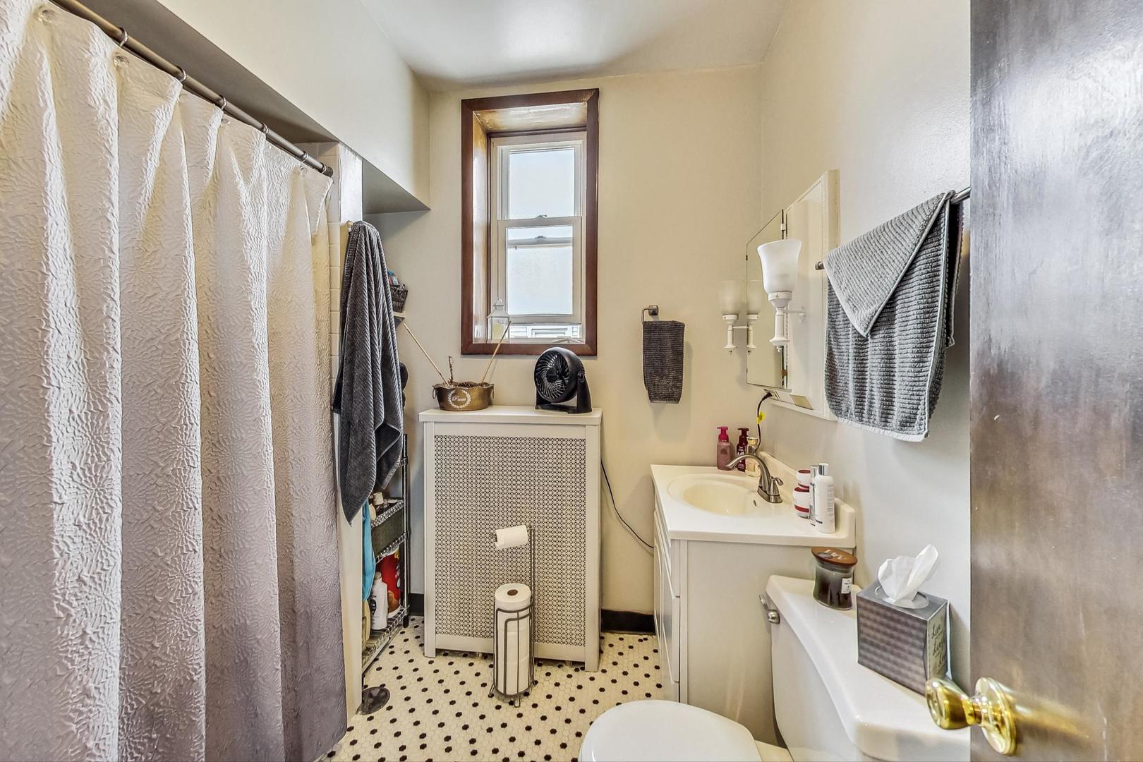 2954 South Loomis Street Chicago, IL 60608 - Photo 58 of 80