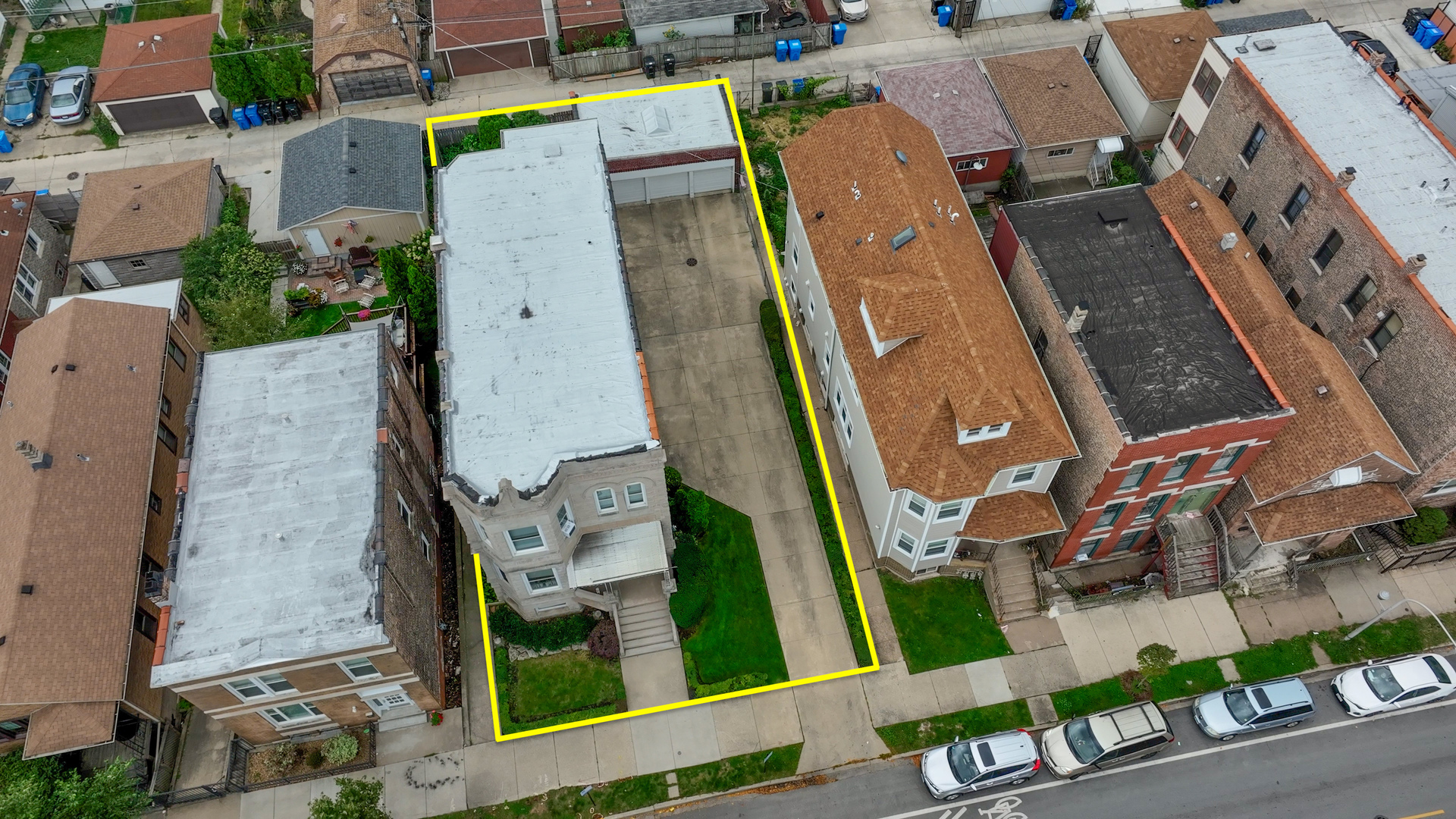2954 South Loomis Street Chicago, IL 60608 - Photo 75 of 80 an aerial view of residential houses with outdoor space