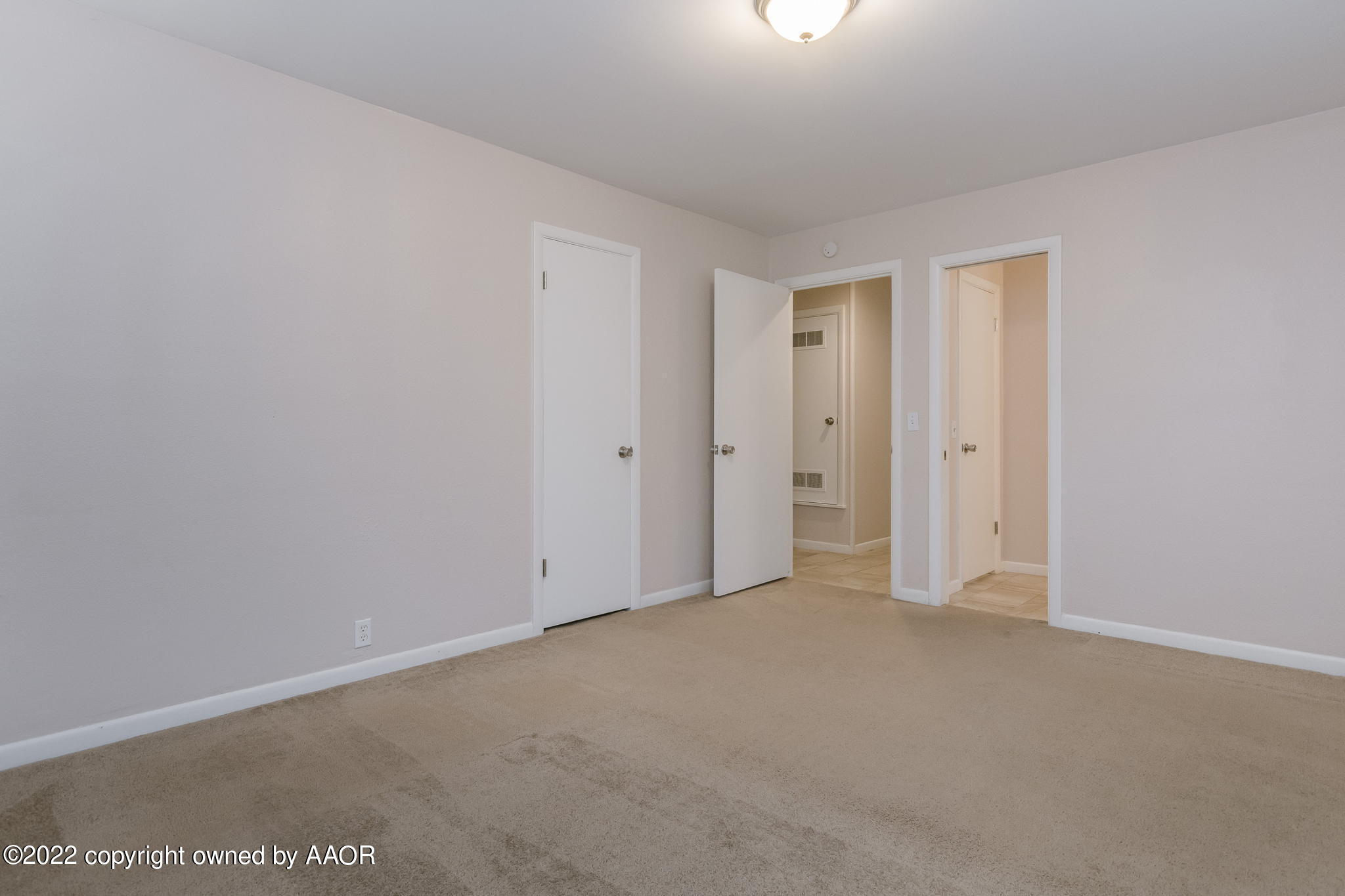 6107 Gainsborough Road Amarillo, TX 79106 - Photo 11 of 23 a view of an empty room
