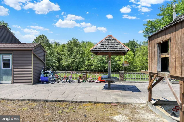 $839,000 | 6877 Old Highway 22, Bethel, PA 19507