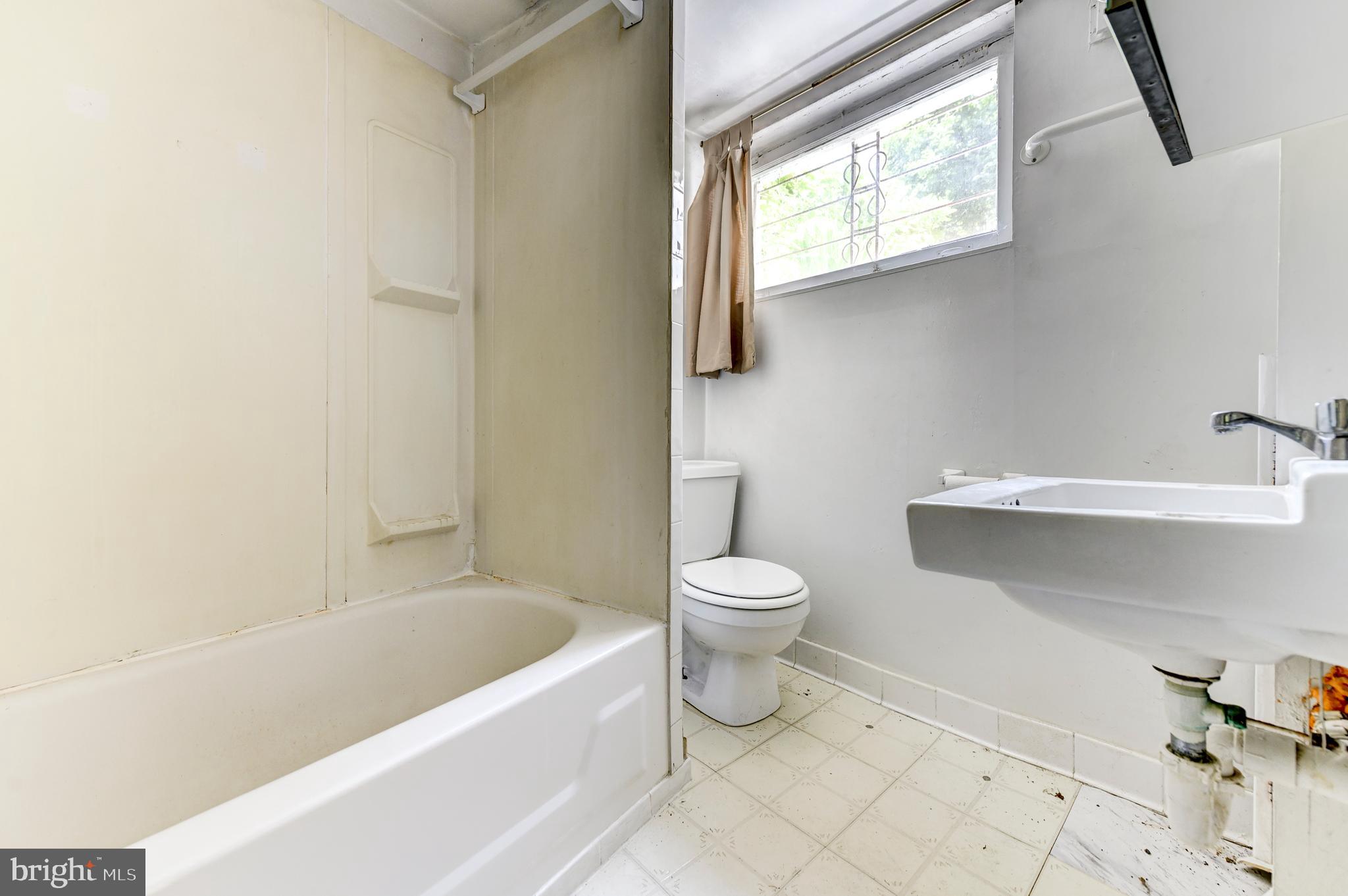 1935 Park Road Northwest Washington, DC 20010 - Photo 31 of 37