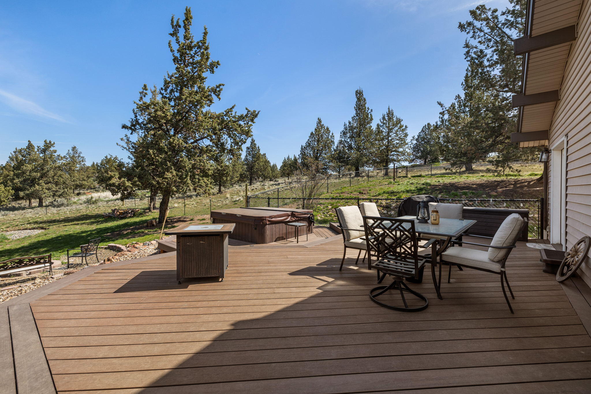 665 Southeast Rancho Lane Madras, OR 97741 - Photo 5 of 57 2022_04_06_665_se_rancho_madras-50