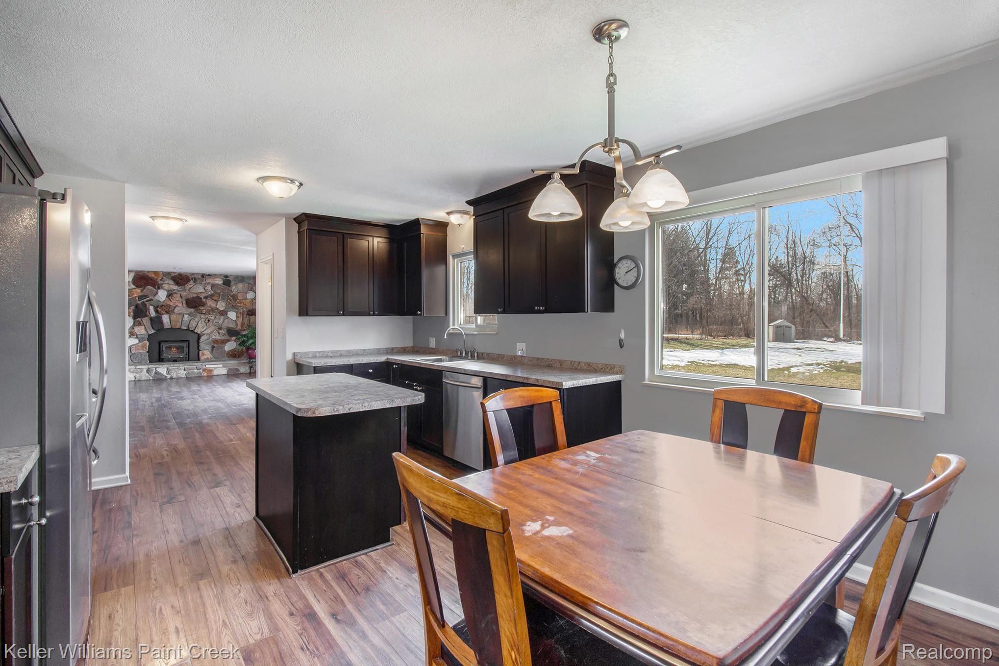 11096 Main Road Fenton, MI 48430 - Photo 6 of 27 IMG_1719.jpg
