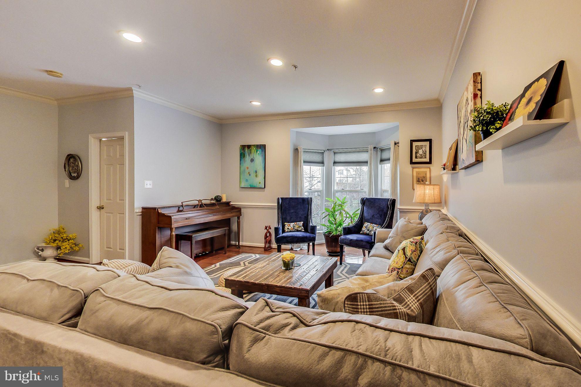 2730 Summers Ridge Drive Odenton, MD 21113 - Photo 3 of 48 Living Room