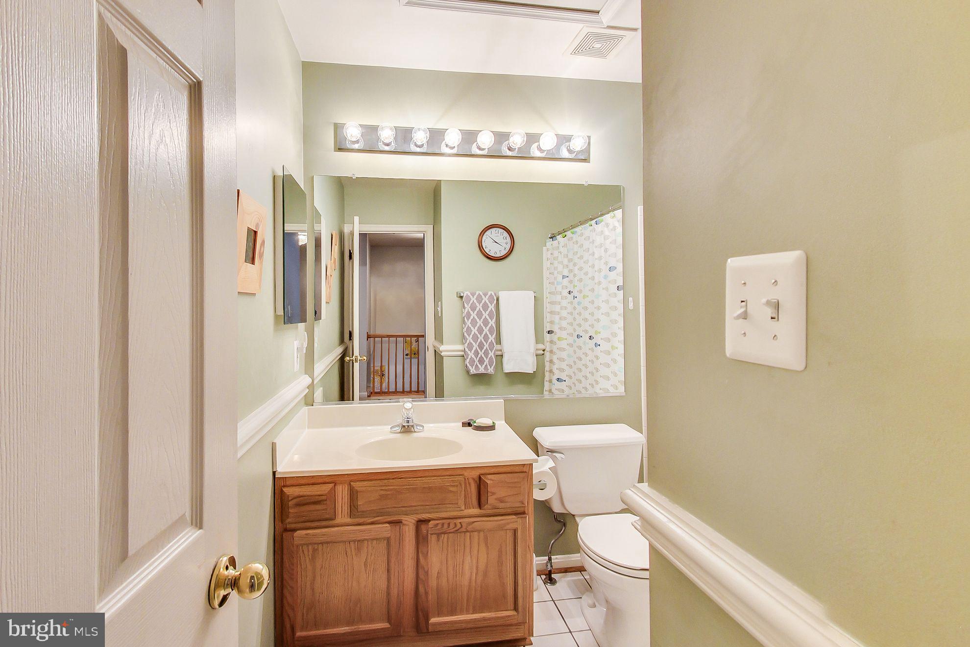 2730 Summers Ridge Drive Odenton, MD 21113 - Photo 22 of 48 Full Hallway Bathroom
