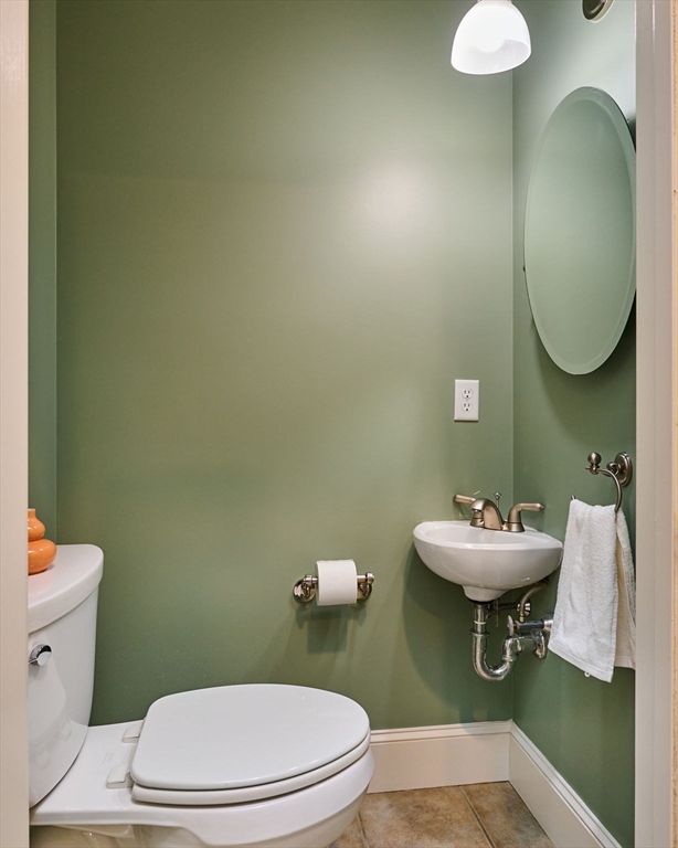 46 Sovereign Way Northampton, MA 01062 - Photo 17 of 42