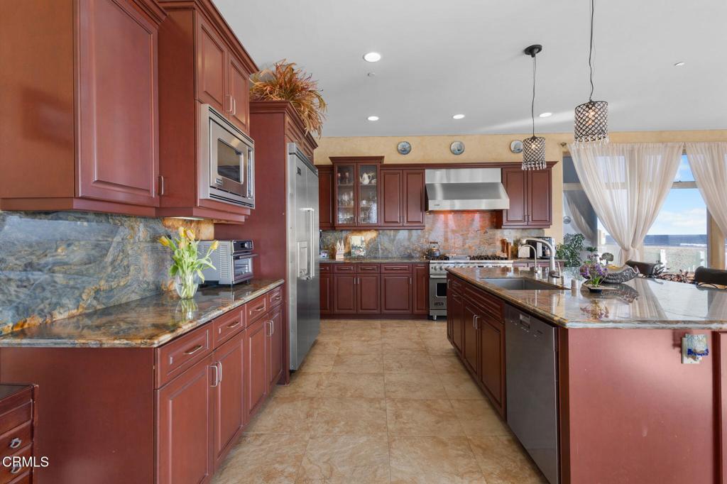 5160 Neptune Square Oxnard, CA 93035 - Photo 22 of 74