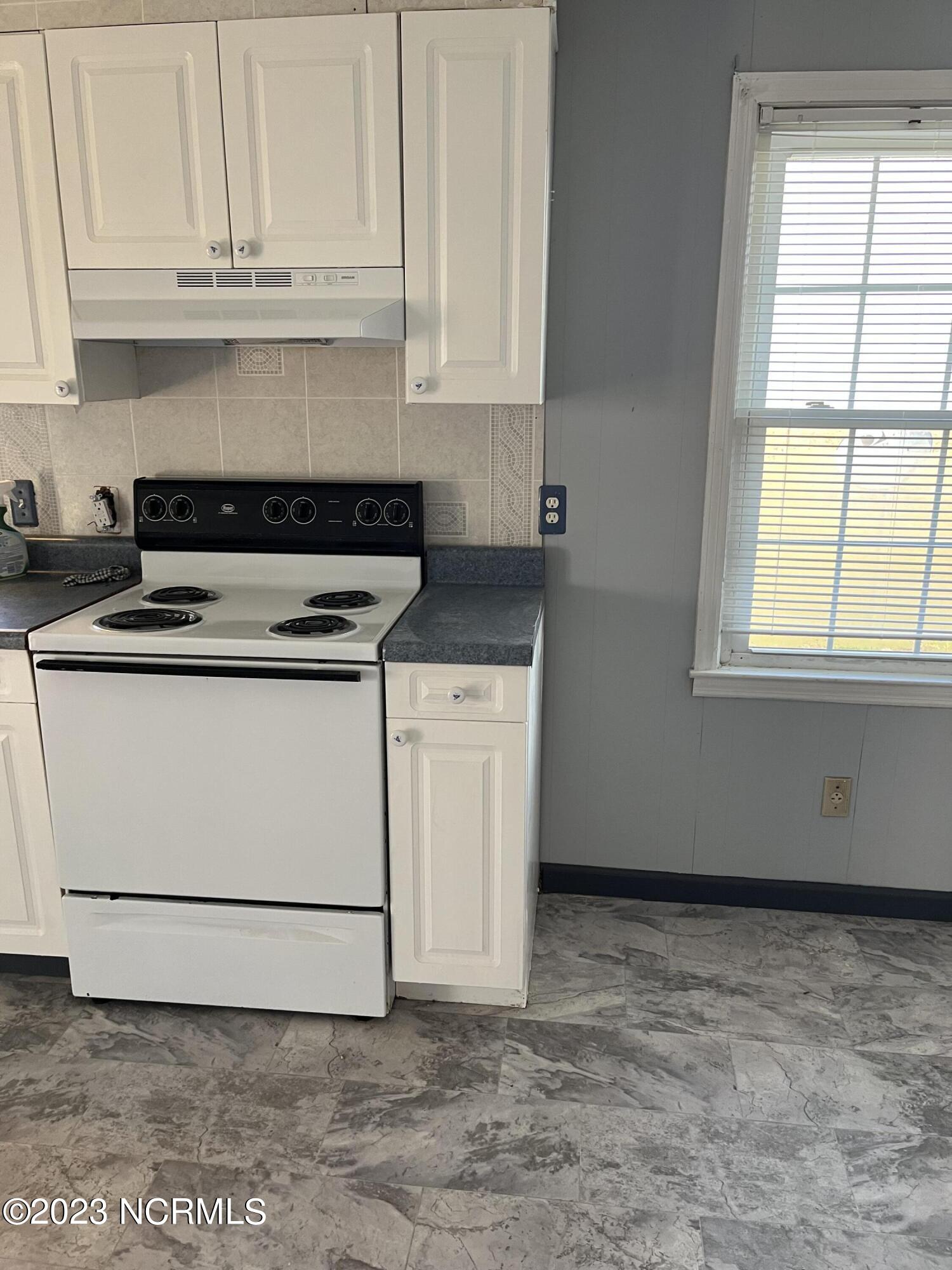 1070 Jenny Harrison Road Williamston, NC 27892 - Photo 7 of 14 Kitchen