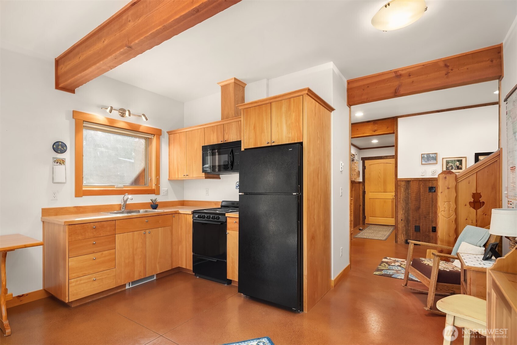 951 Willems Road Cashmere, WA 98815 - Photo 19 of 40 a kitchen with stainless steel appliances granite countertop a refrigerator a sink a stove and island