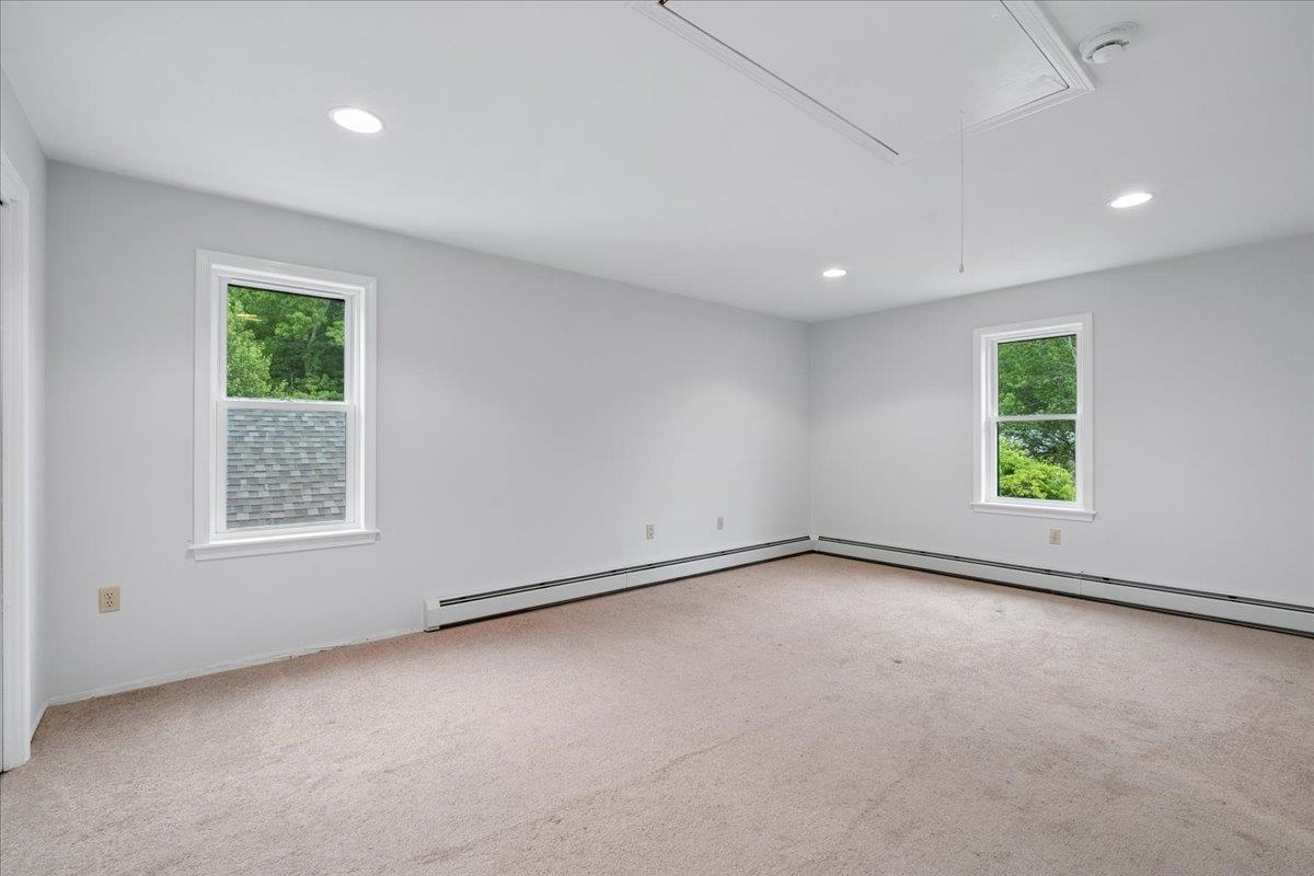 240 Sandown Road Chester, NH 03036 - Photo 29 of 41