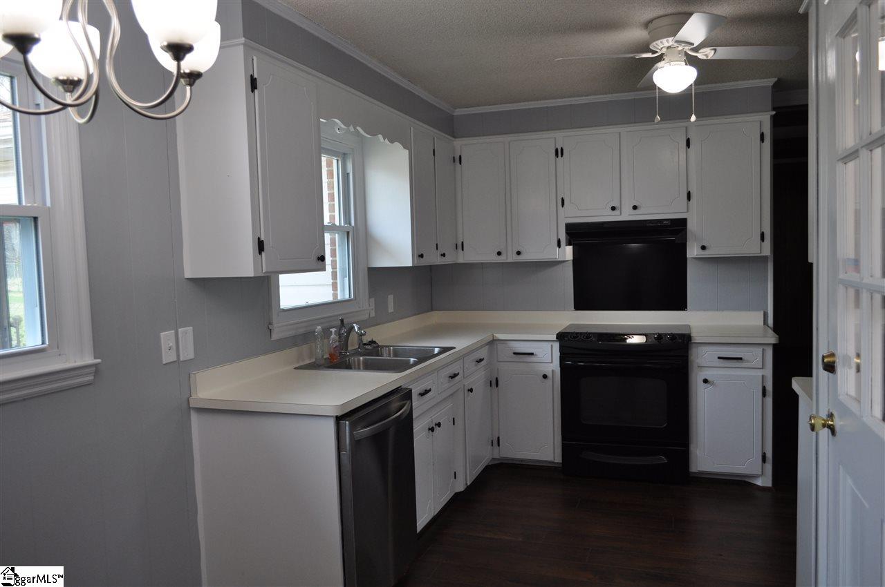 123 Holly Tree Lane Inman, SC 29349 - Photo 2 of 16