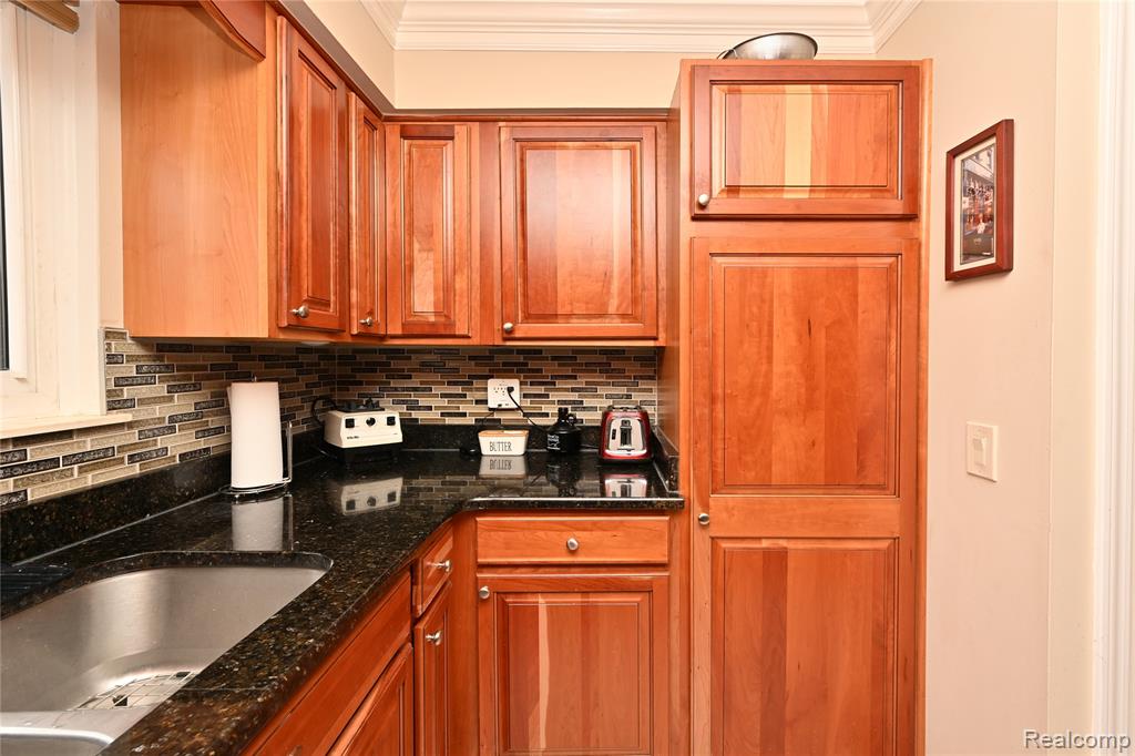 1966 Klingensmith Road, Unit 18C Bloomfield Hills, MI 48302 - Photo 14 of 36