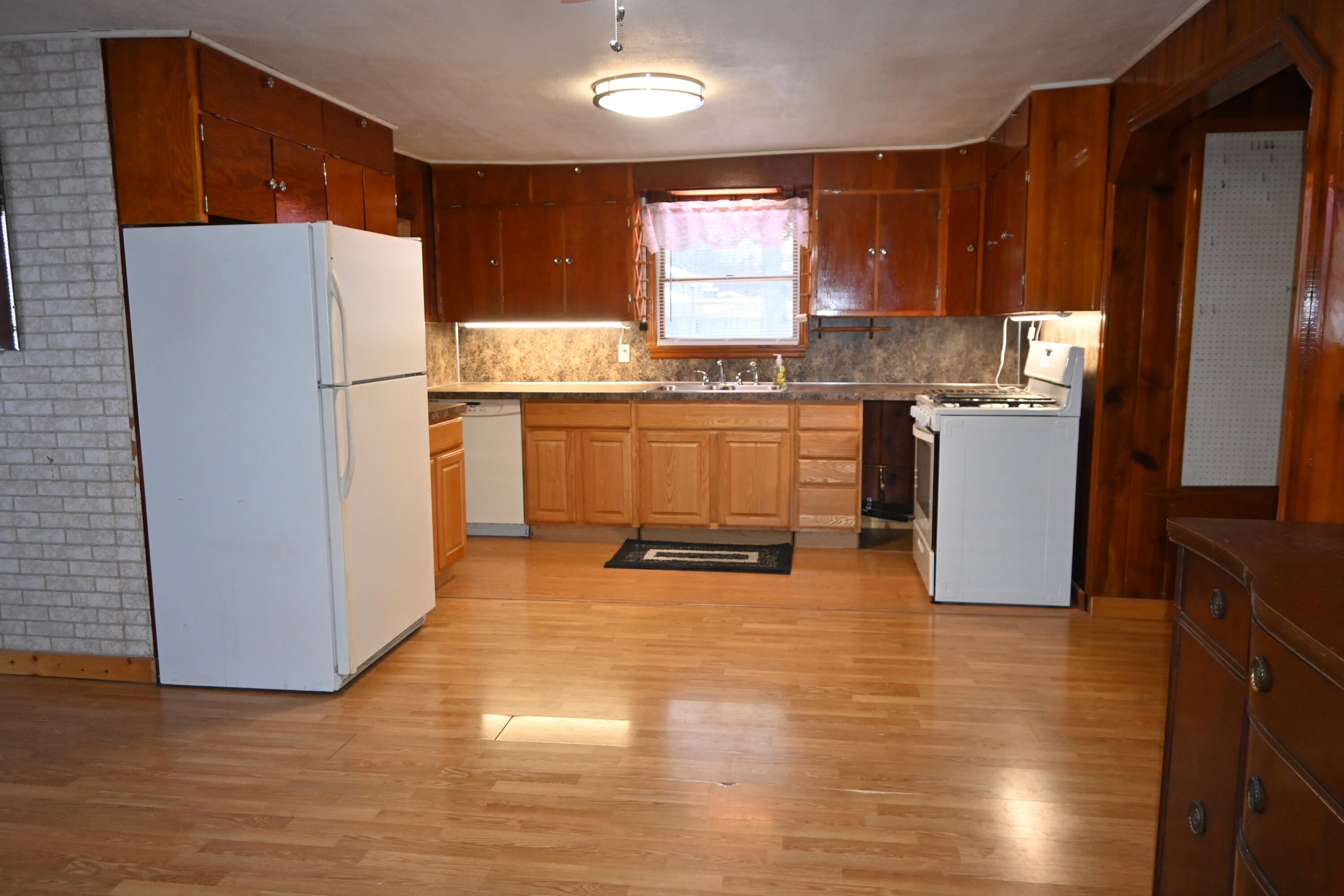 2087 Whitehall Road Muskegon, MI 49445 - Photo 13 of 40 DSC_0904