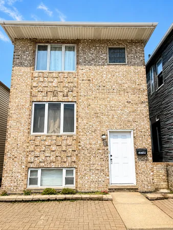 $1,950 | 1719 South Ruble Street, Unit 2, Chicago, IL 60616