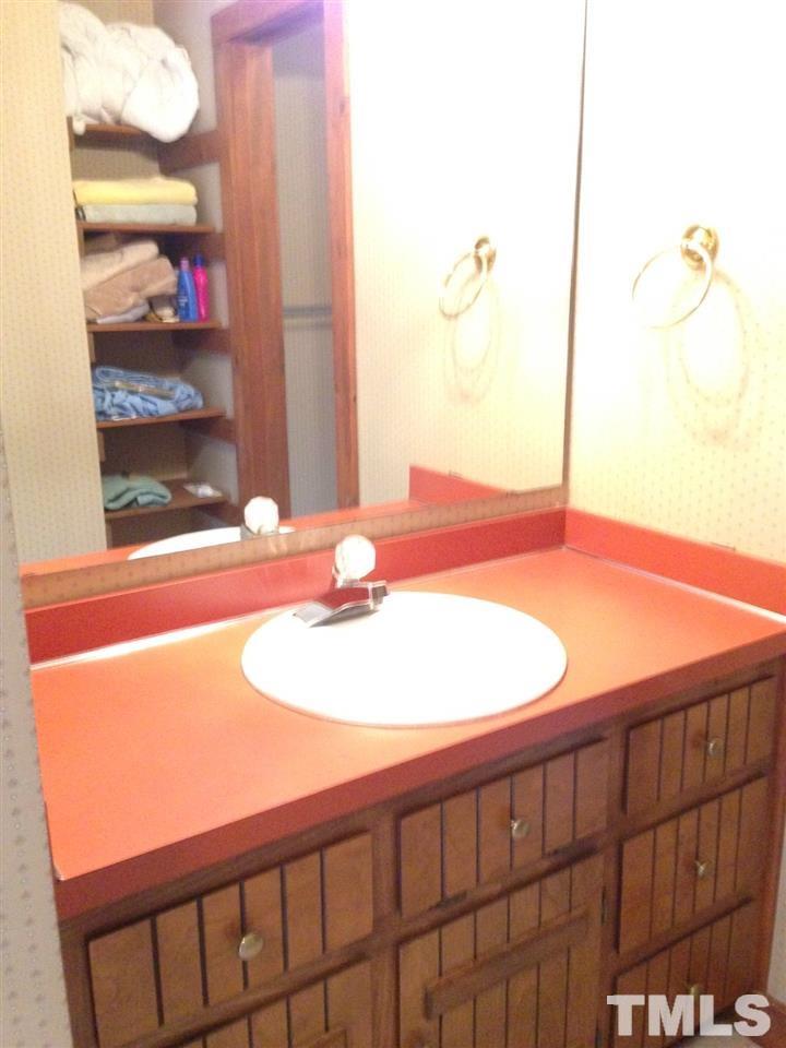 2607 Sawmill Road Raleigh, NC 27613 - Photo 8 of 19