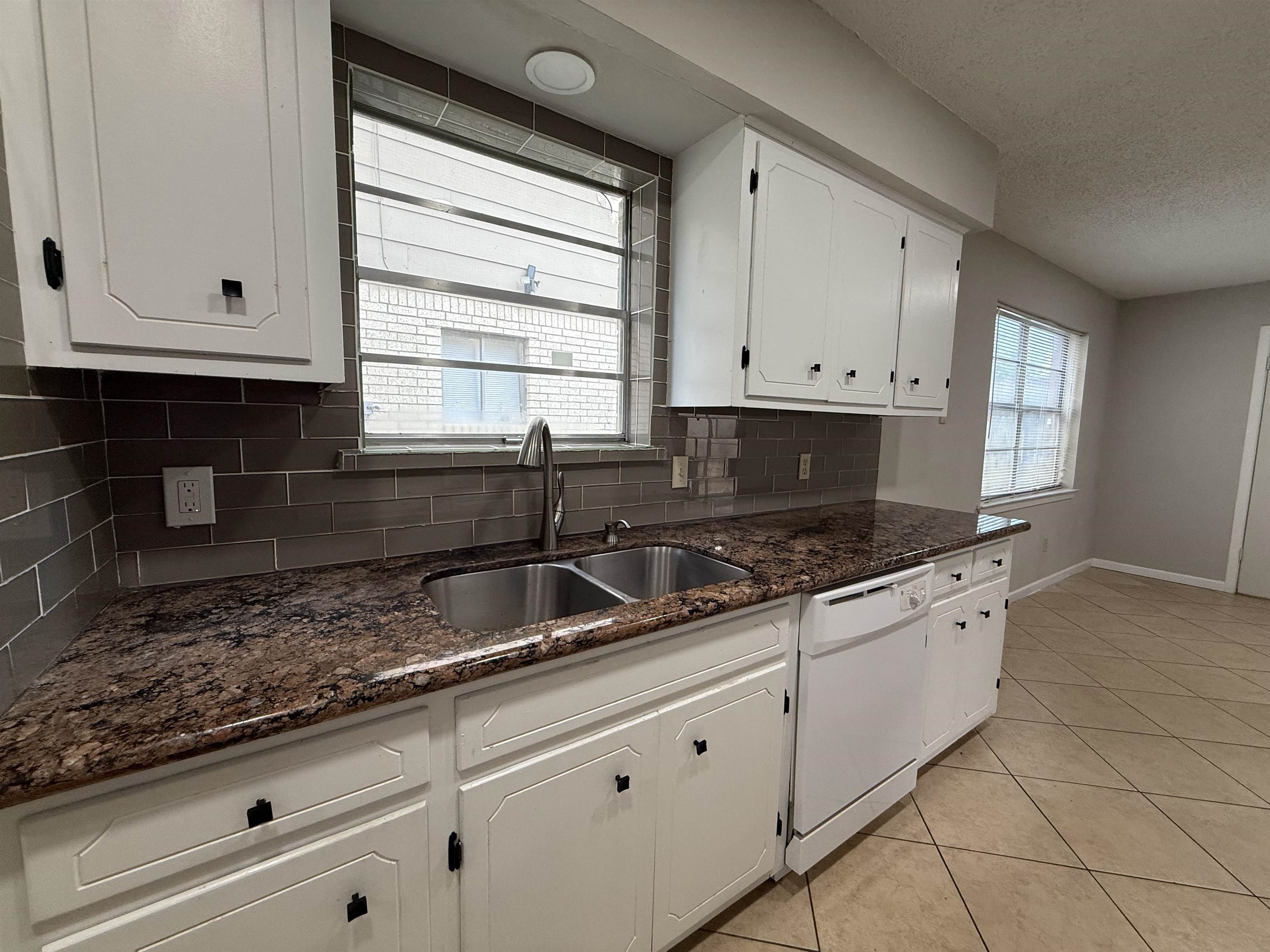 329 Pinchback Road Beaumont, TX 77707 - Photo 8 of 20