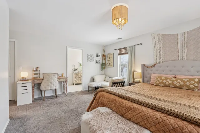 $235,000 | 1106 Stratford Court, Unit D, Elgin, IL 60120