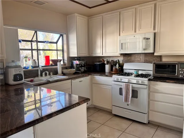 $3,000 | 547 East Ave Q10, Palmdale, CA 93551