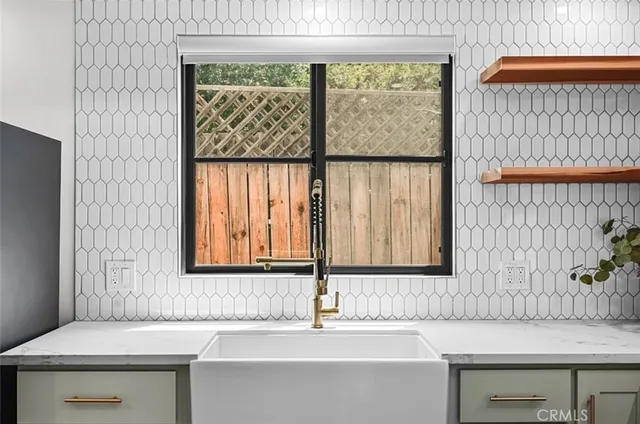 $4,800 | 720 West Altadena Drive, Unit 1/2, Altadena, CA 91001