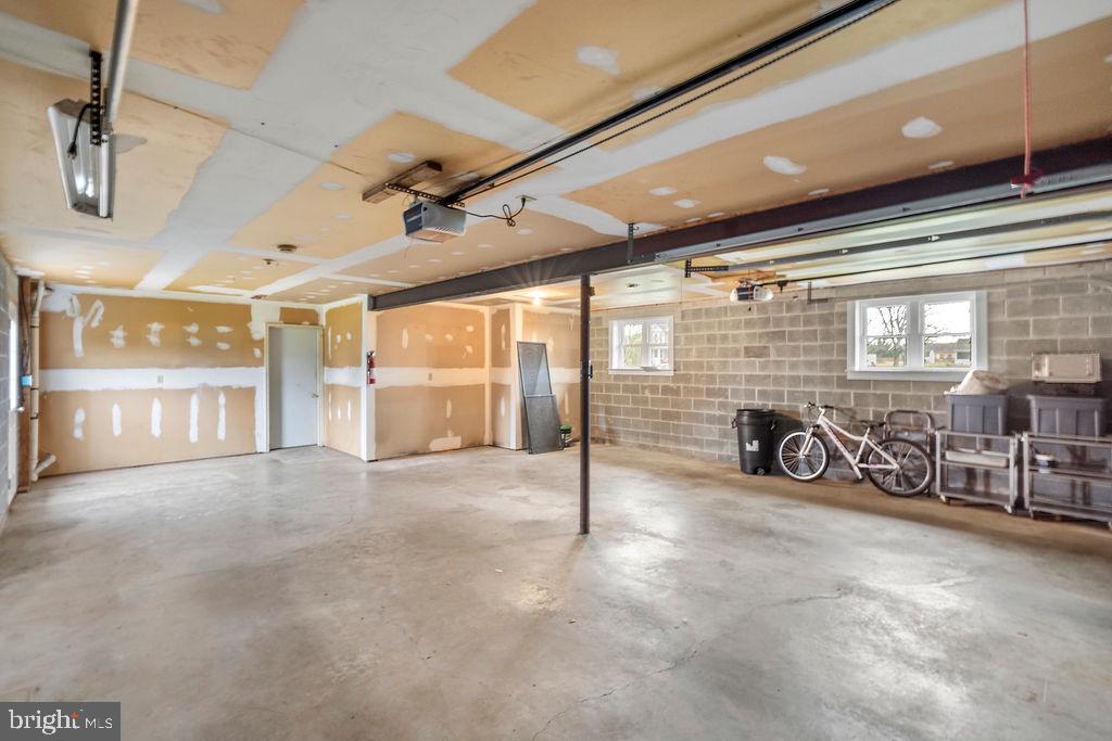 2165 Old Harrisburg Road Gettysburg, PA 17325 - Photo 29 of 44 a view of a livingroom with furniture