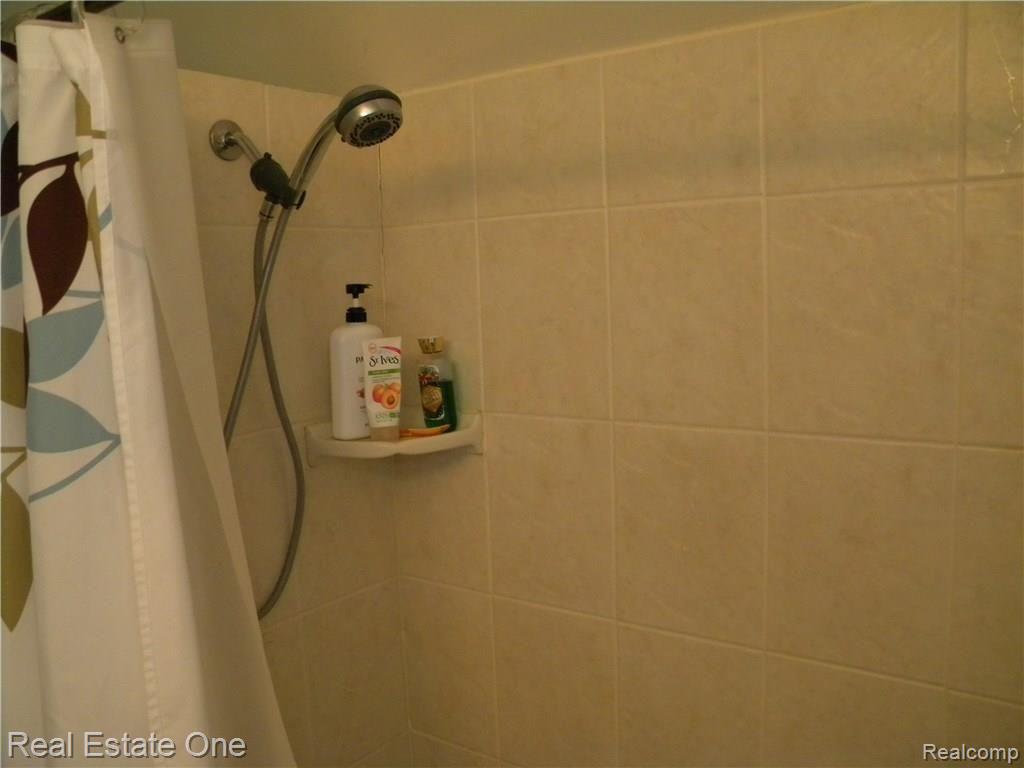 55605 Mound Road Utica, MI 48316 - Photo 32 of 70 DSCN0012.JPG