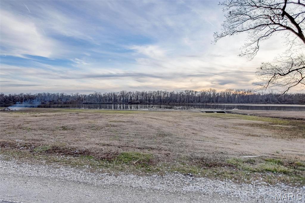 1109 West Main Street Grafton, IL 62037 - Photo 2 of 11