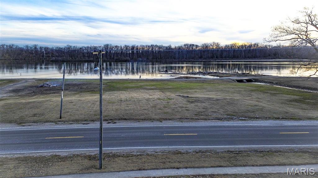 1109 West Main Street Grafton, IL 62037 - Photo 8 of 11