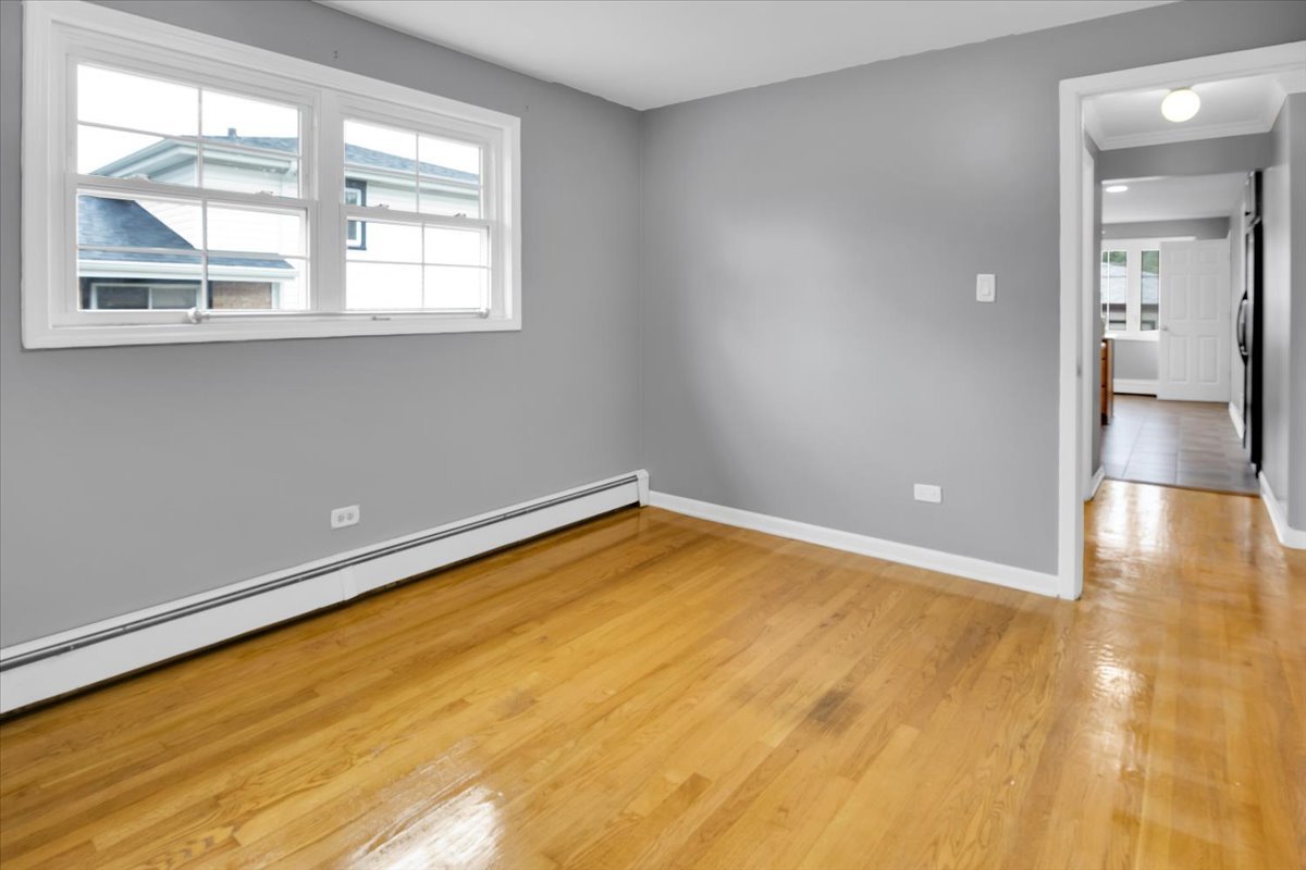 10822 Major Avenue Chicago Ridge, IL 60415 - Photo 12 of 30 an empty room with a window