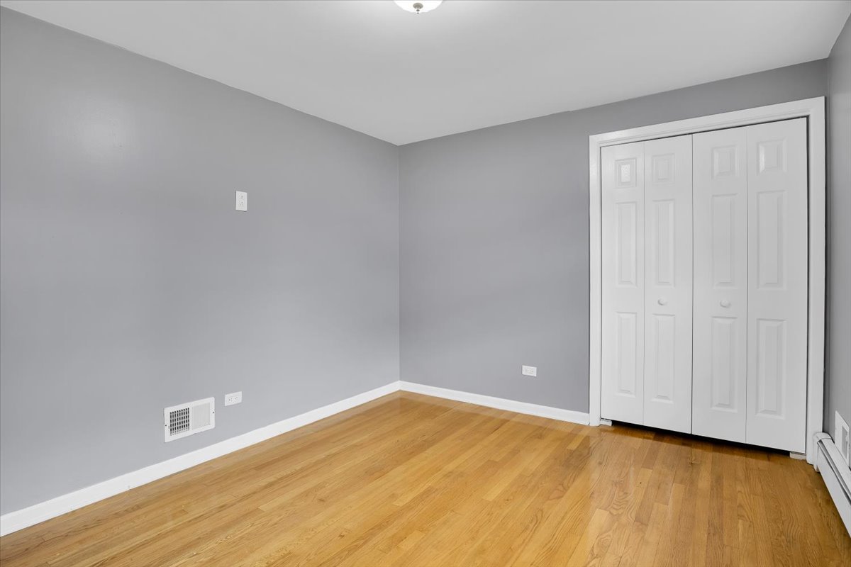 10822 Major Avenue Chicago Ridge, IL 60415 - Photo 13 of 30 a view of an empty room