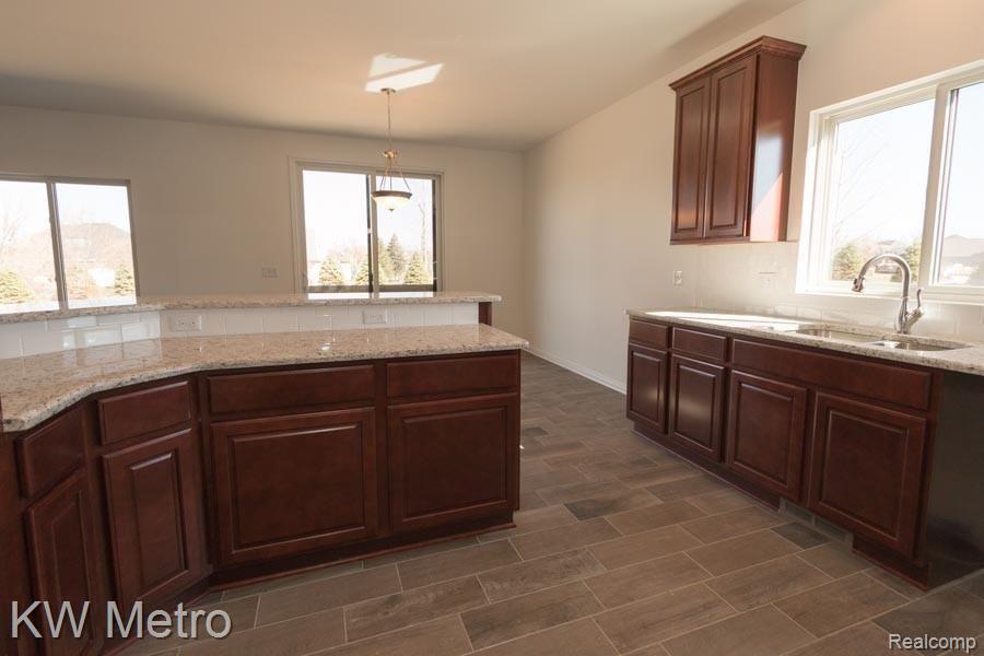 30556 Bradmore Road Warren, MI 48092 - Photo 13 of 25 Jefferson Kitchen Example