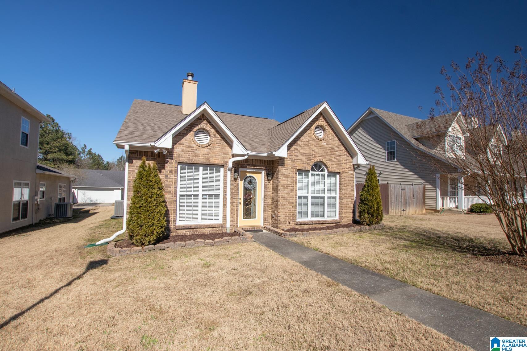 152 Warwick Circle Alabaster, AL 35007 - Photo 2 of 28