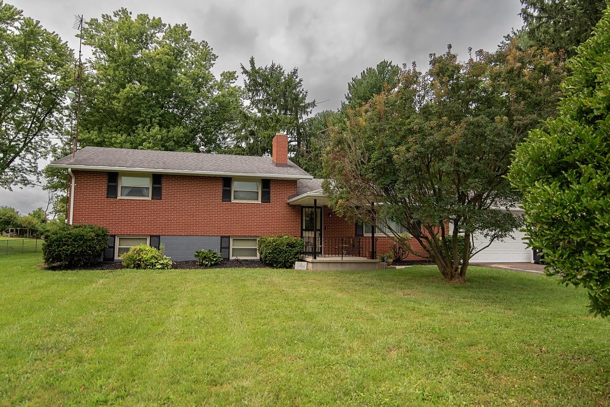 2221 Shrine Road Springfield, OH 45502 - Photo 7 of 35 20240818-2221 Shrine Rd-001