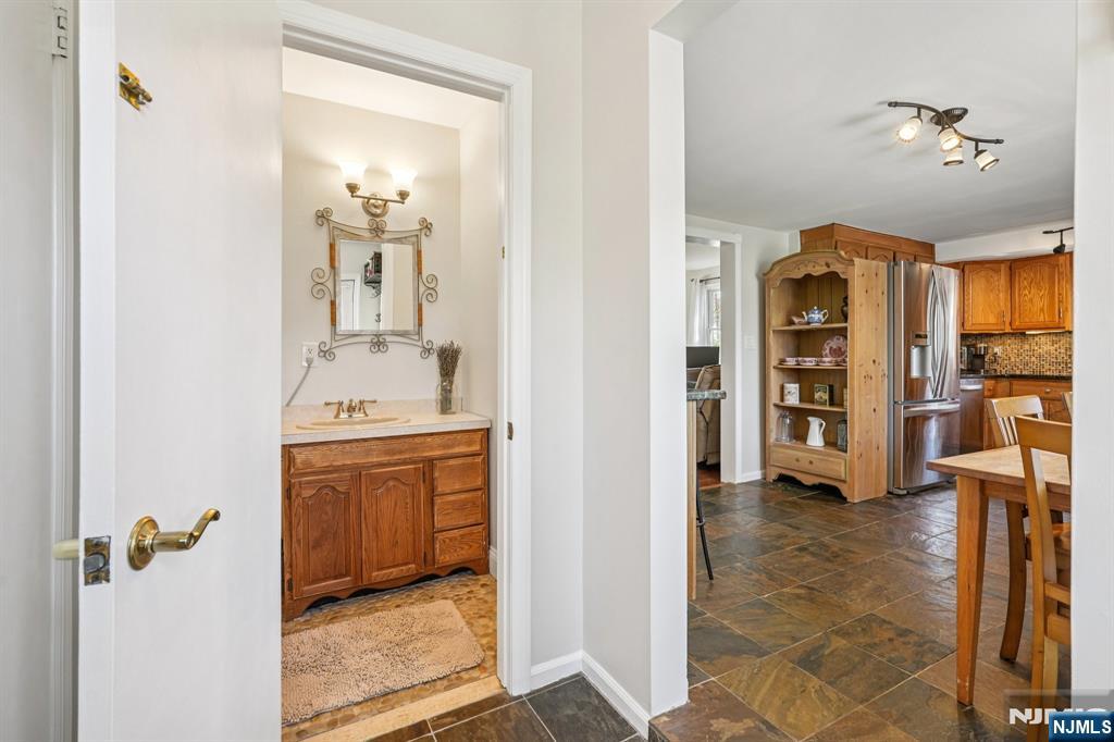 454 Northern Parkway Ridgewood, NJ 07450 - Photo 16 of 21