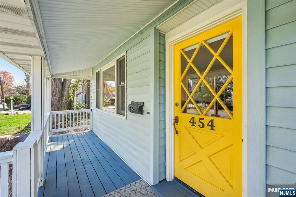 454 Northern Parkway Ridgewood, NJ 07450 - Photo 4 of 21