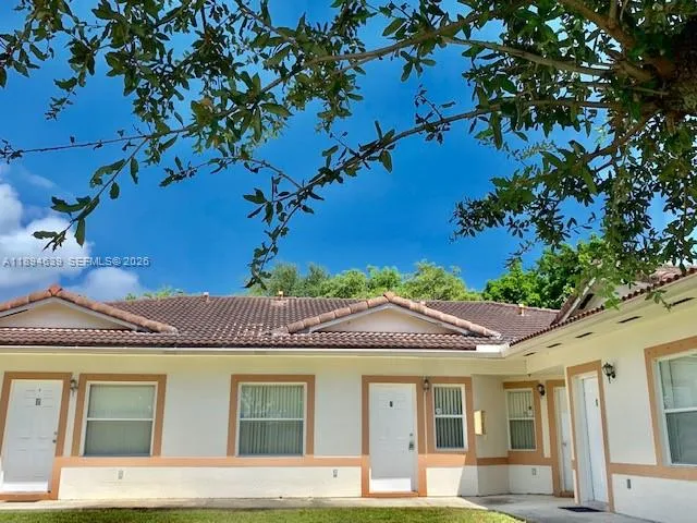 $2,000 | 13705 Northeast 20th Place, Unit 3, North Miami Beach, FL 33181