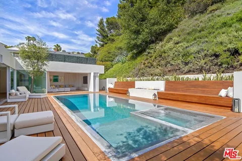 $31,000 | 1106 North Hillcrest Road, Beverly Hills, CA 90210