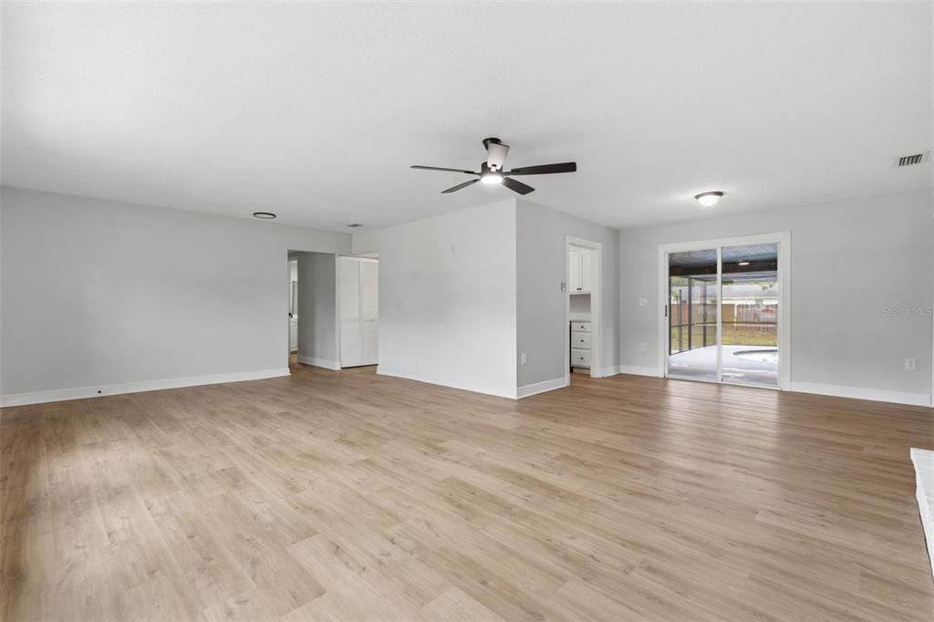 147 Colomba Road DeBary, FL 32713 - Photo 5 of 48