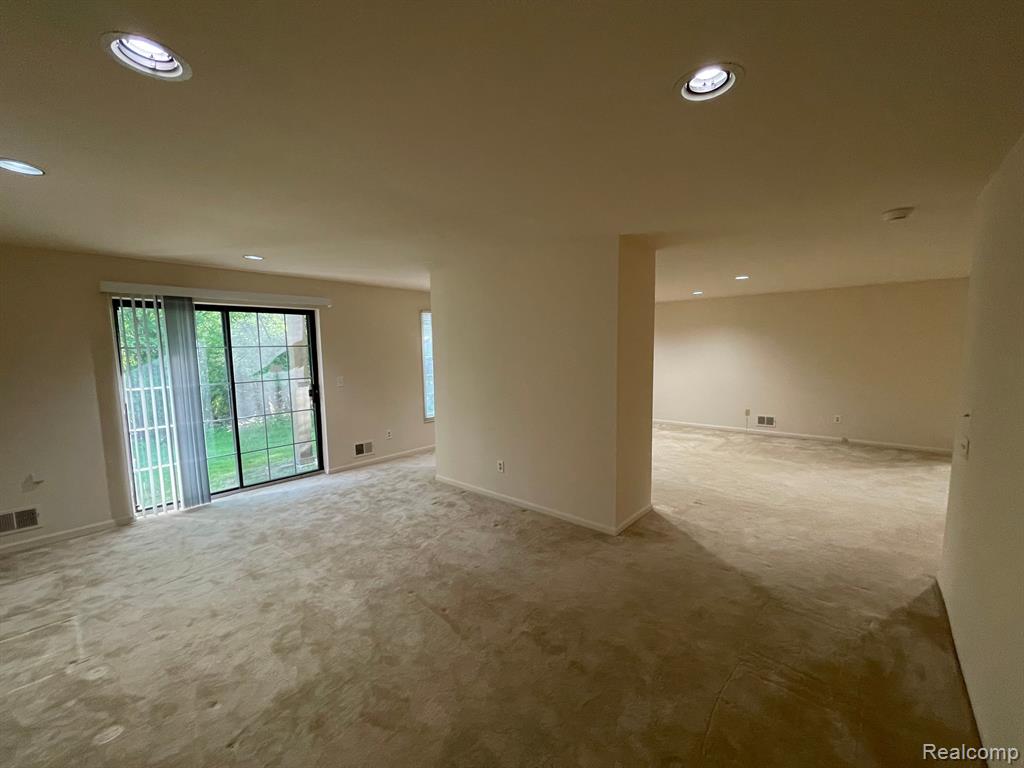 6267 Celeste Road West Bloomfield, MI 48322 - Photo 38 of 51 Gallery Image 38